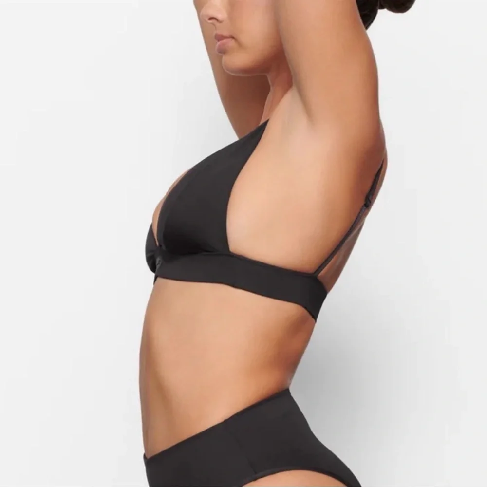 Skims Swim Plunge Bikini Top Large